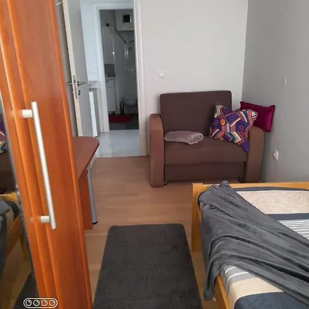 Apartament Emi2 *