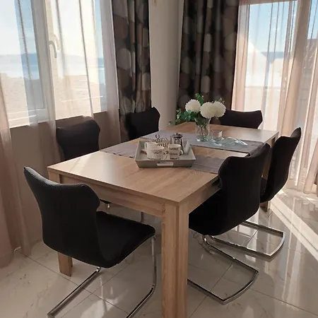 Apartament Emi2 *