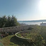 Emi2 קריקווניצה